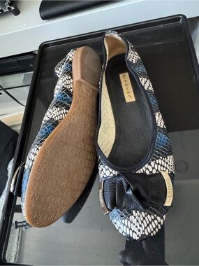 Renzi female flats US6